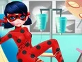 Play dotted-girl-ambulance-for-superhero - Free Online Game
