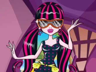 Play draculaura-swimsuits-design - Free Online Game